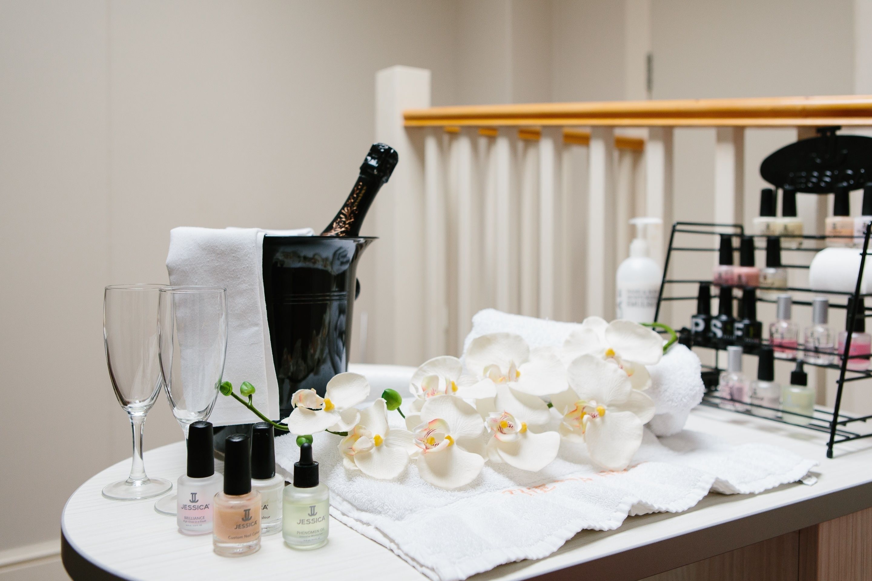 body treatments, aromatherapy, hot stone massages, deep-tissue massages