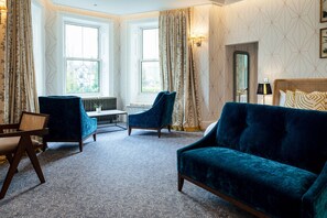 Feature Room | In-room safe, desk, laptop workspace, iron/ironing board