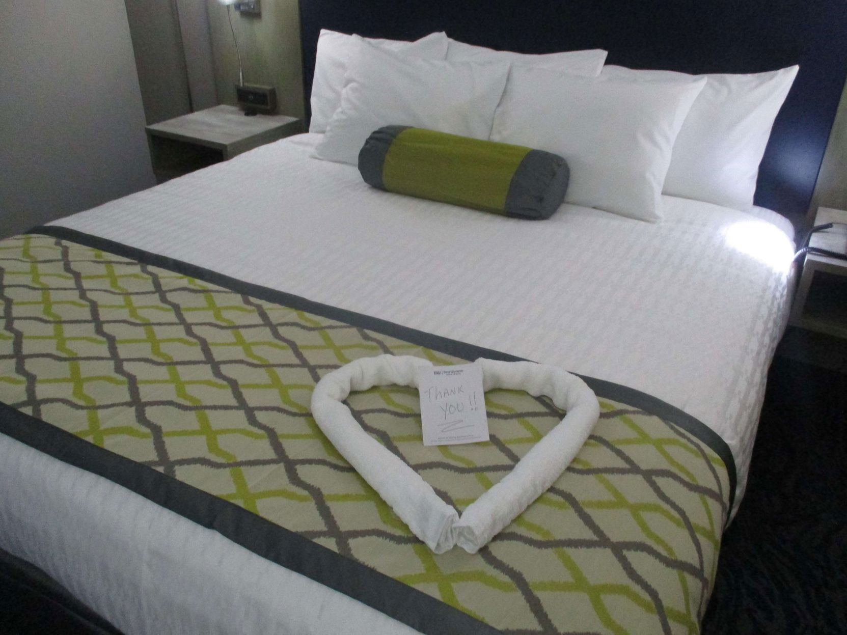1 bedroom, Egyptian cotton sheets, premium bedding, pillowtop beds