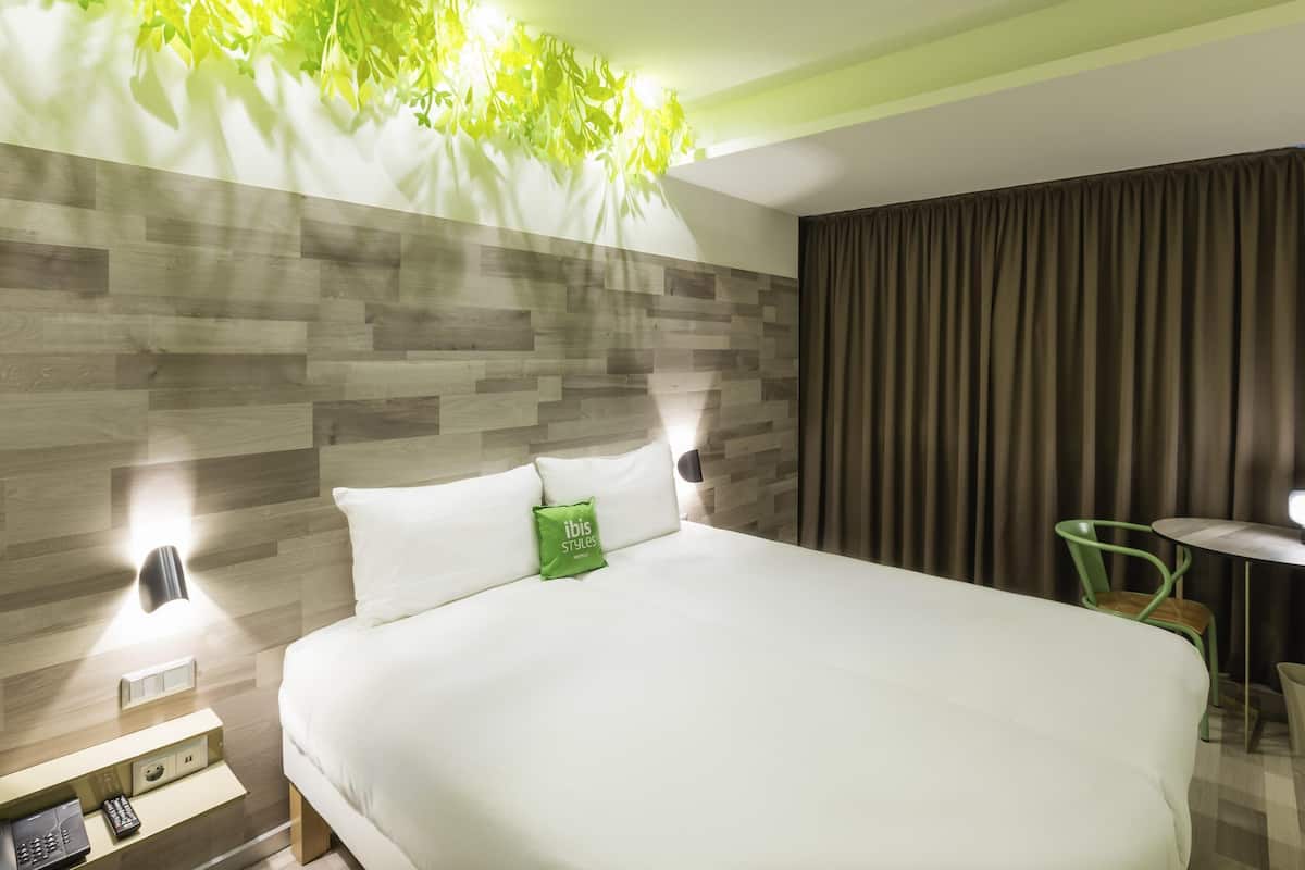 Literie de qualité, couette en duvet, lit avec matelas Select Comfort
