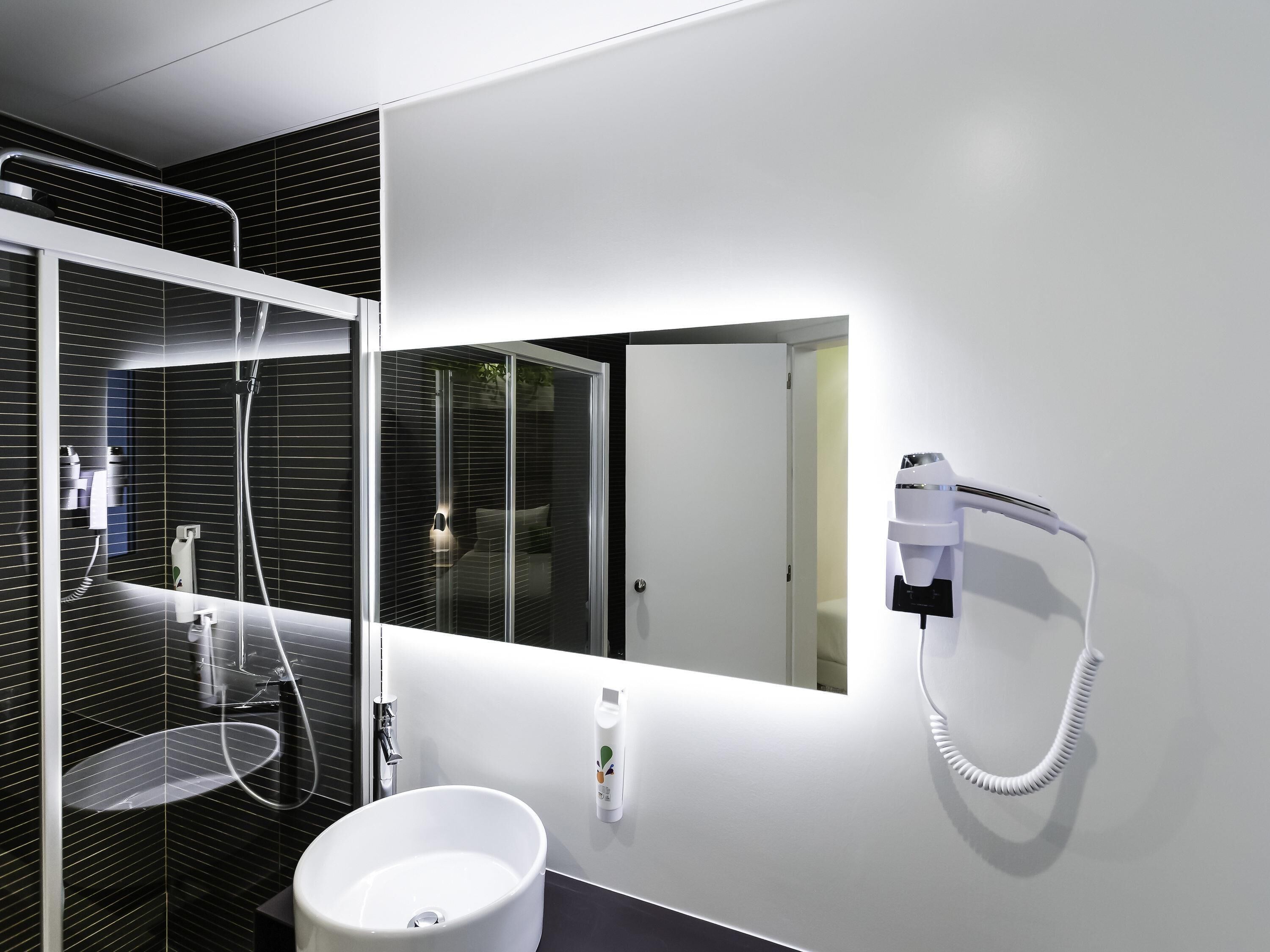 premium bedding, down duvets, select comfort beds, in-room safe