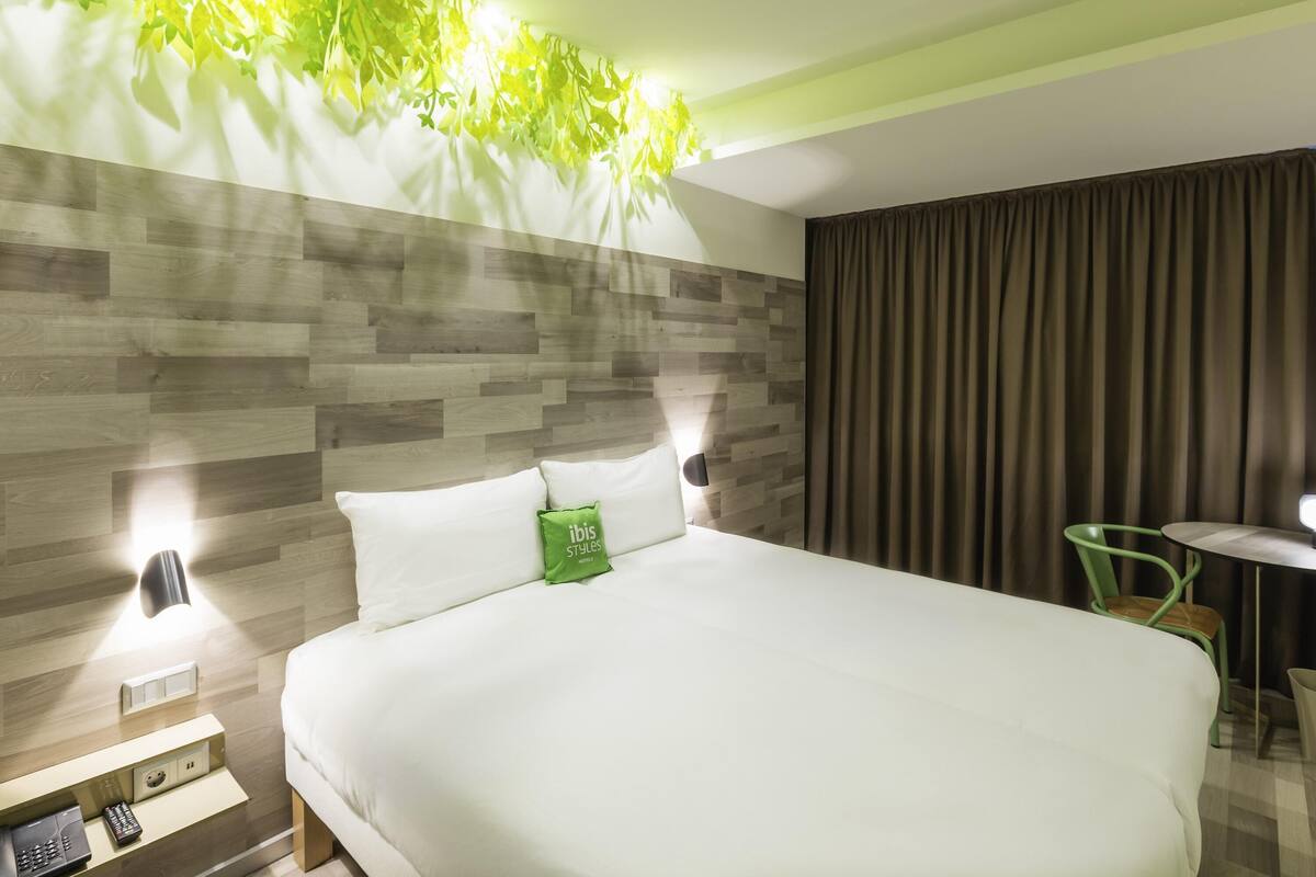 Premium bedding, down duvets, Select Comfort beds, in-room safe