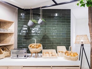 Daily continental breakfast (EUR 9 per person)
