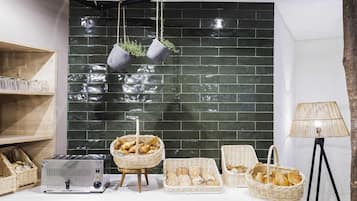 Daily continental breakfast (EUR 9 per person)