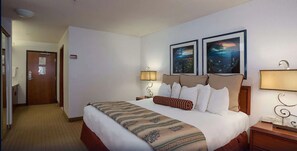 In-room safe, desk, laptop workspace, iron/ironing board - Shilo Inn Suites Ocean Shores (Ocean Shores)