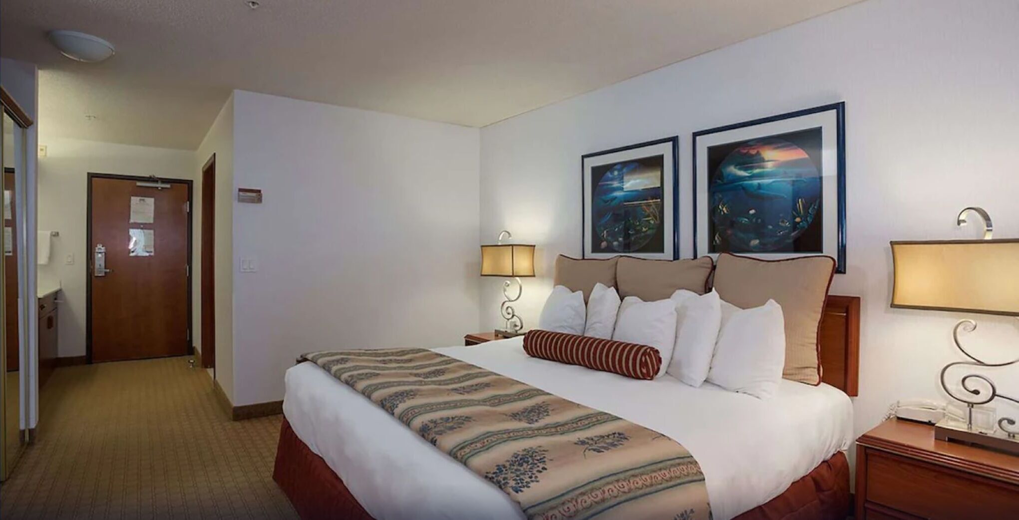 In-room safe, desk, laptop workspace, iron/ironing board