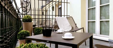 Premium bedding, minibar, in-room safe, individually furnished