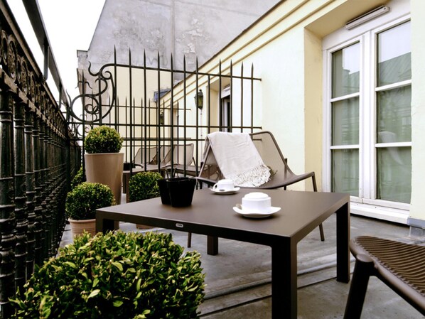 Hochwertige Bettwaren, Minibar, Zimmersafe, individuell eingerichtet