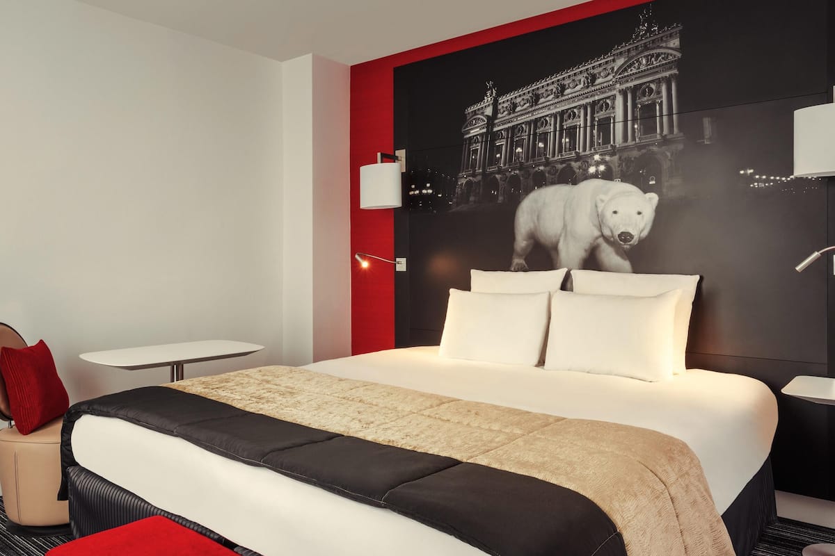 Premium bedding, minibar, in-room safe, individually furnished