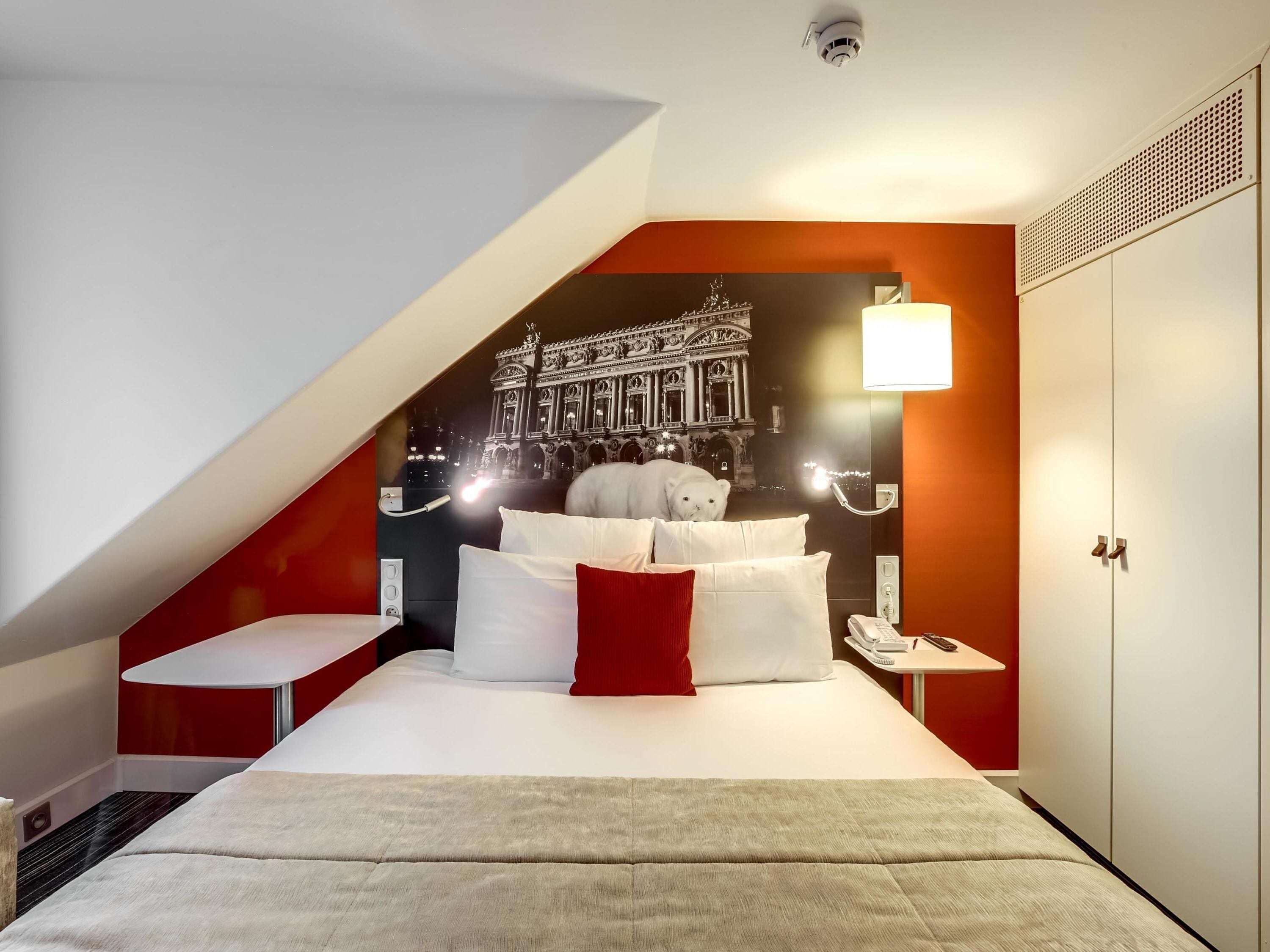 Classic Room, 1 Twin Bed (1  Person) | Premium bedding, minibar, in-room safe, individually furnished