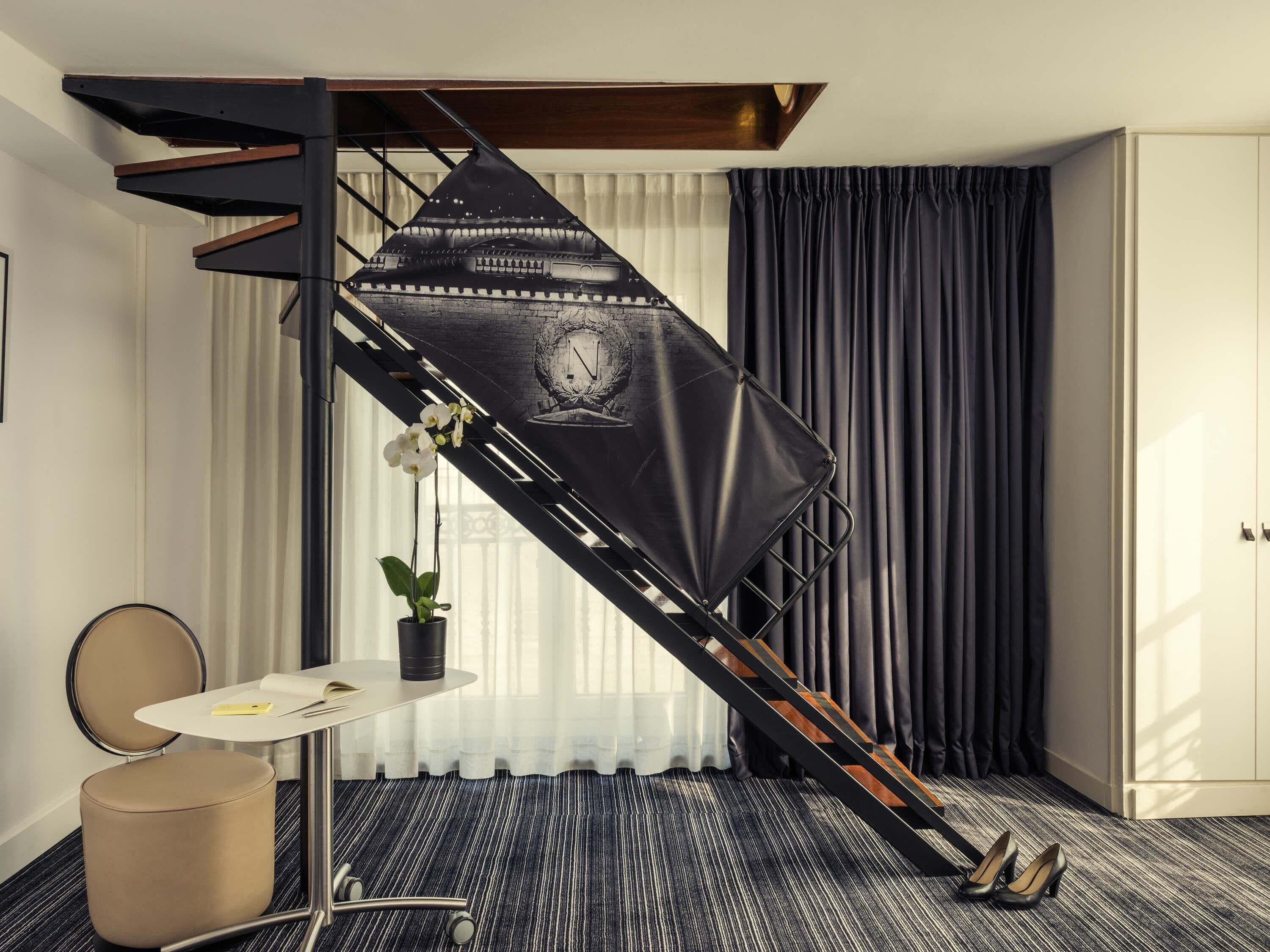 Ropa de cama de alta calidad y minibar 