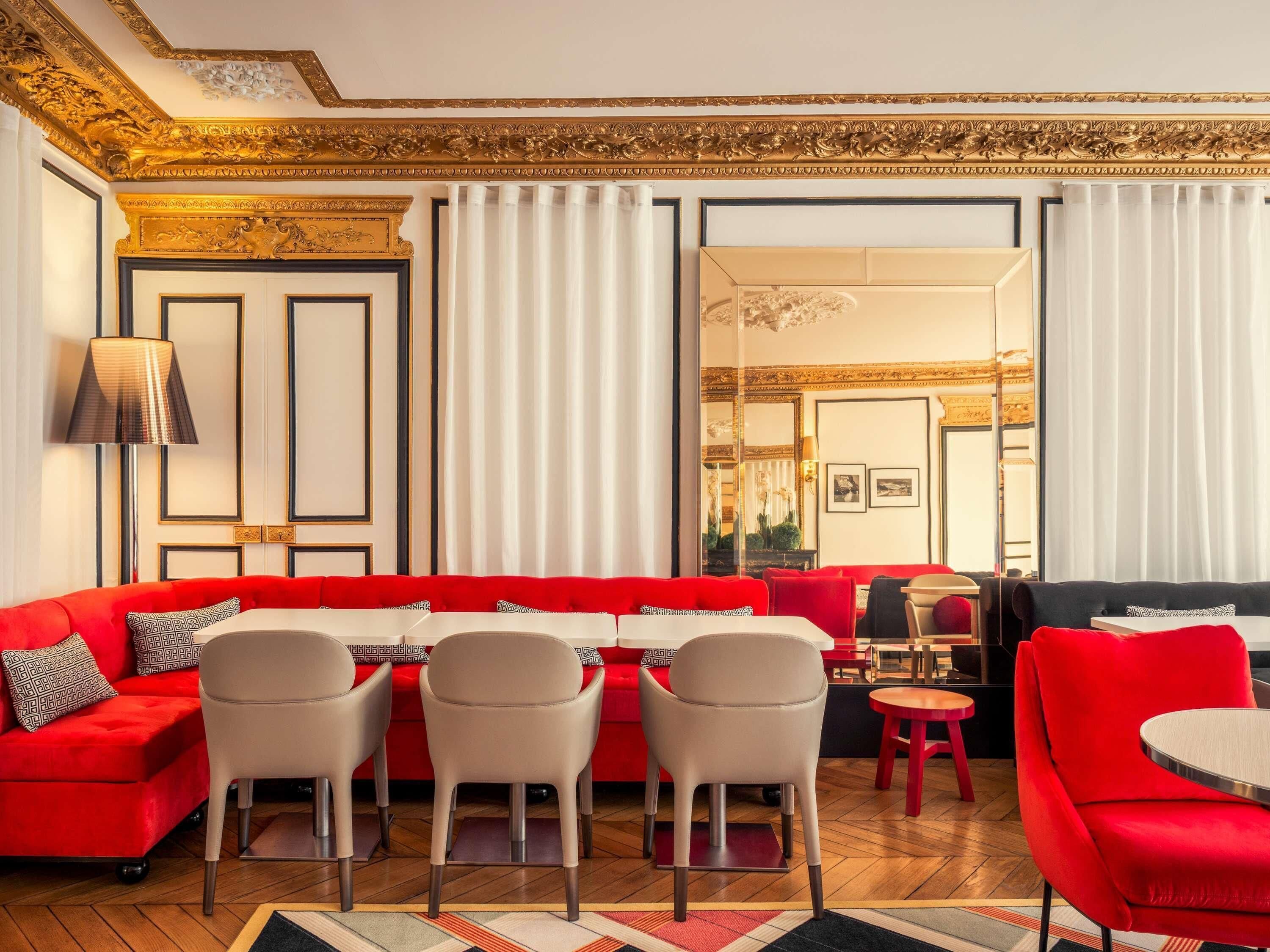 Desayuno buffet diario (EUR 21 por persona)