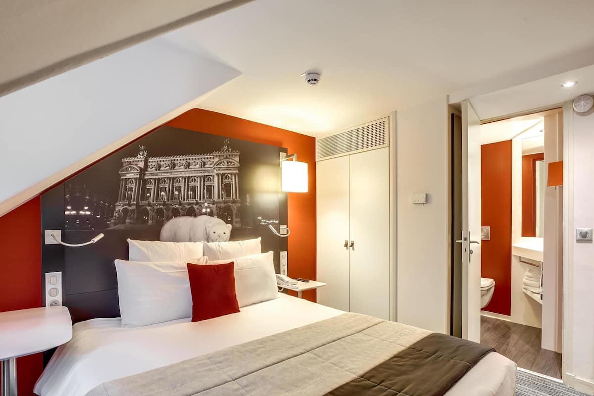 Premium bedding, minibar, in-room safe, individually furnished