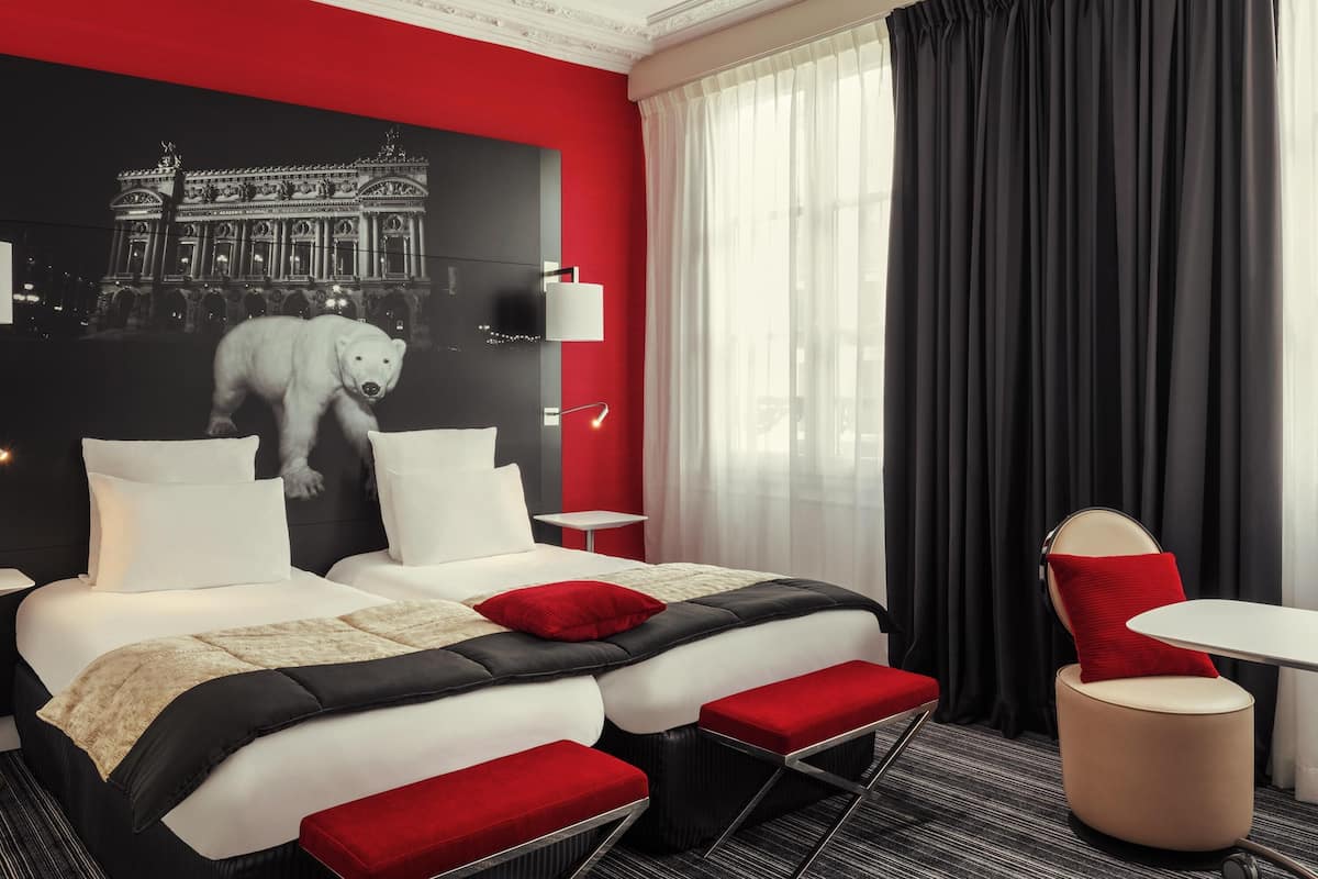 Superior Twin Room, 2 Single Beds | Premium bedding, minibar, in-room safe, individually furnished