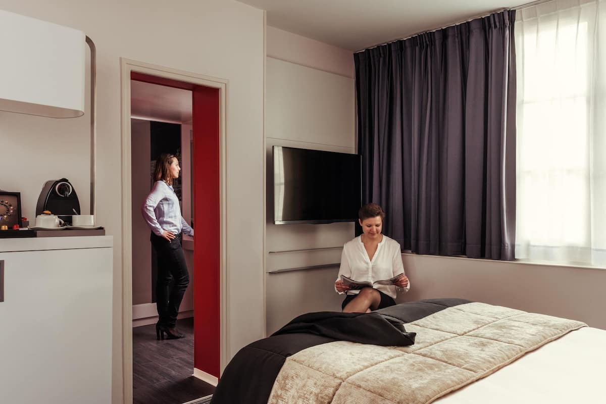 Privilege, Camera, 1 letto matrimoniale | Biancheria da letto di alta qualità, minibar, una cassaforte in camera