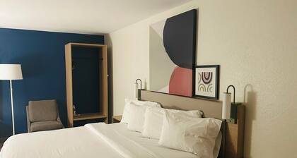 Brandon Center Hotel