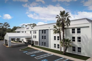 Spark by Hilton Tampa Brandon