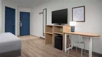 Room, 1 King Bed with Sofa bed | Premium bedding, down comforters, desk, laptop workspace