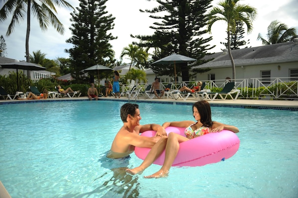 3 outdoor pools, sun loungers