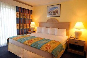 1 habitación, caja de seguridad en la habitación y escritorio 