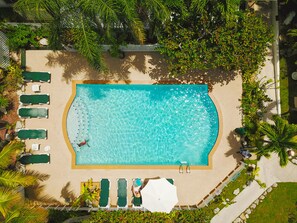 3 outdoor pools - Bay View Suites Paradise Island (Paradise Island)