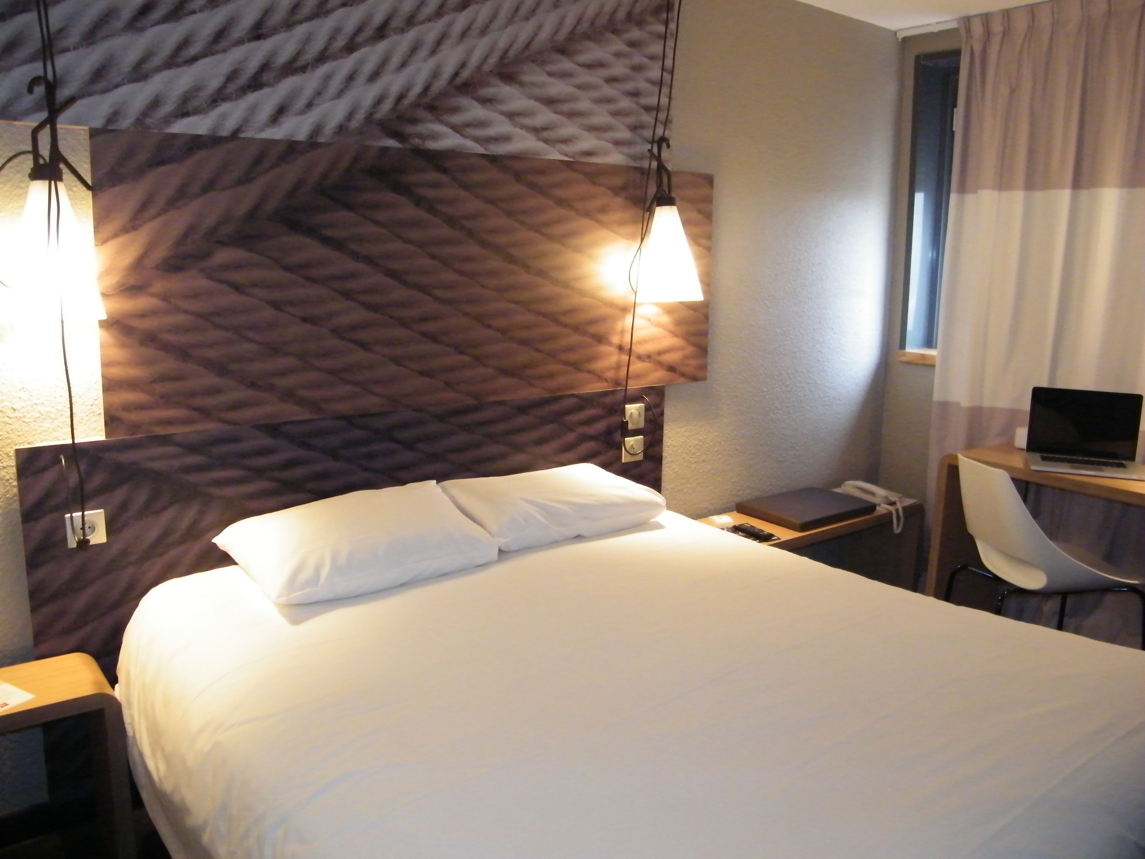 premium bedding, in-room safe, desk, soundproofing