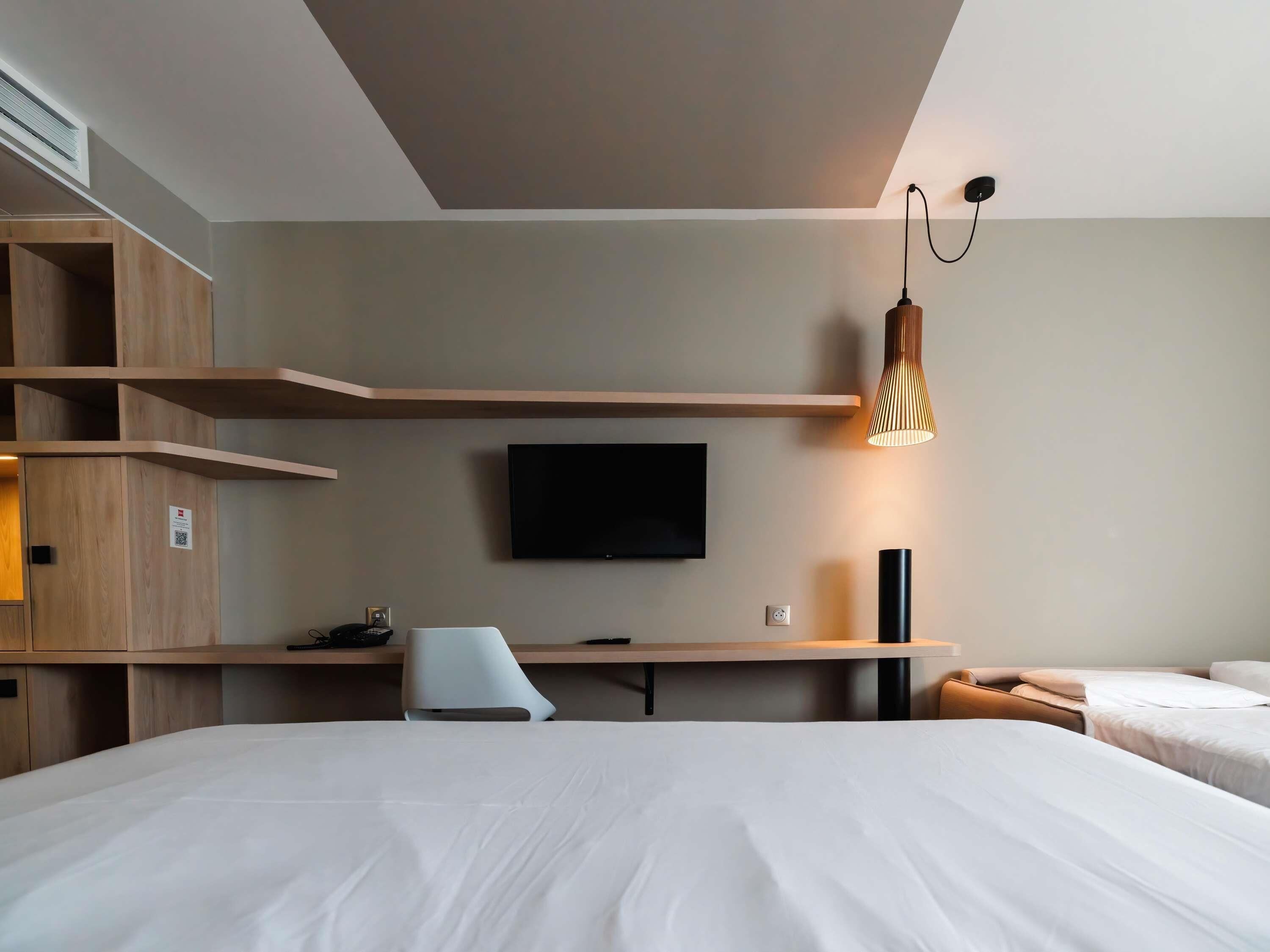 Chambre Standard, 1 lit double et 1 canapé-lit | Literie de qualité supérieure, coffres-forts dans les chambres, bureau