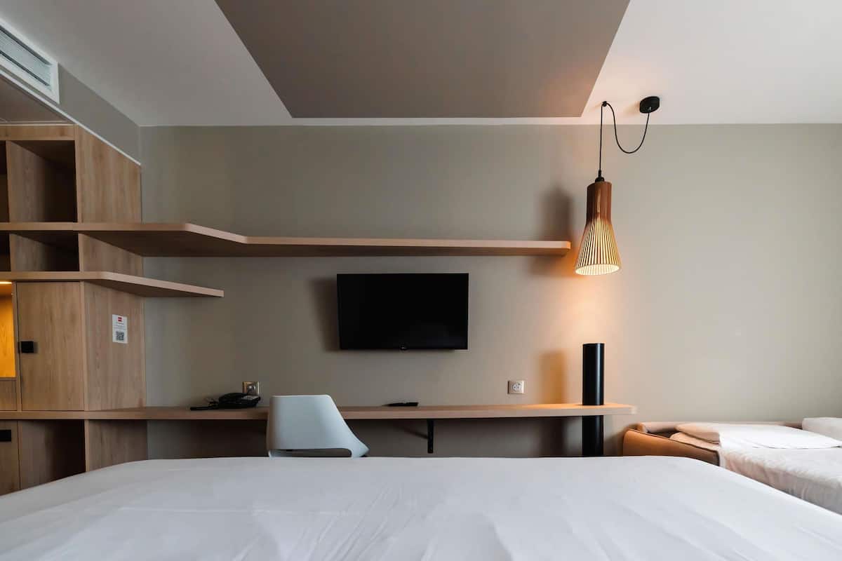 Standard Room, 1 Double Bed with Sofa bed | Premium bedding, in-room safe, desk, blackout drapes