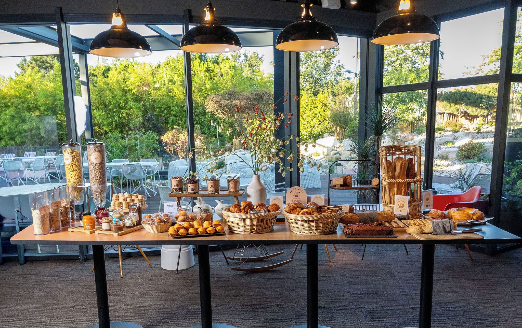Daily buffet breakfast for a fee