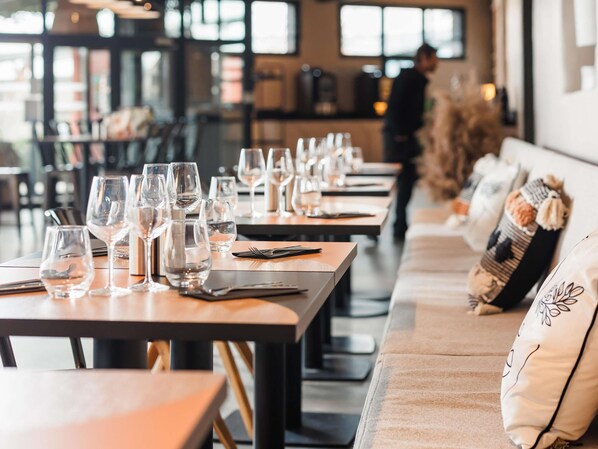 Frokost, lunsj og middag serveres, regionale retter 
