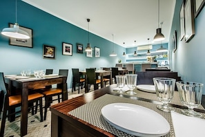 Breakfast and lunch served, Portuguese cuisine