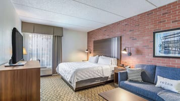 Standard Room, 1 King Bed with Sofa bed, Non Smoking | Premium bedding, in-room safe, desk, blackout drapes