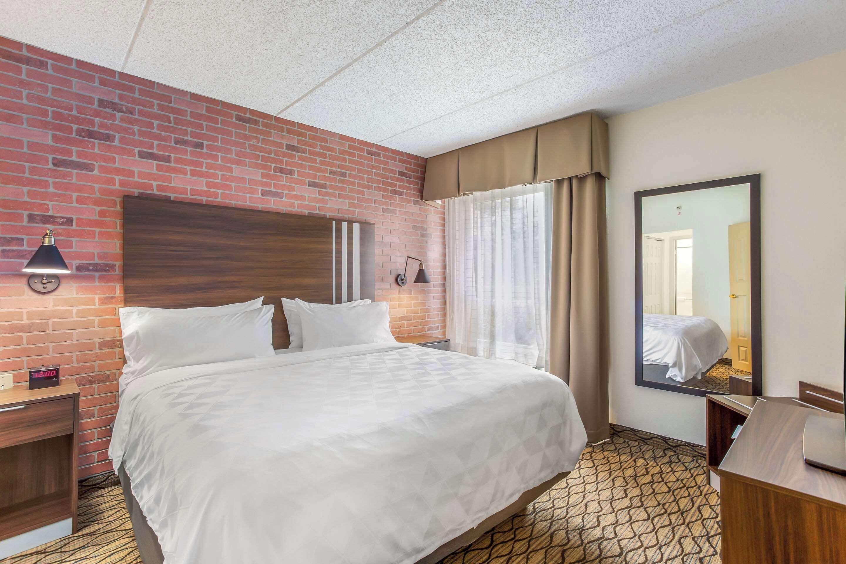 premium bedding, in-room safe, desk, blackout curtains