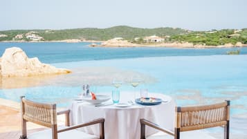 Lunch and dinner served, Italian cuisine