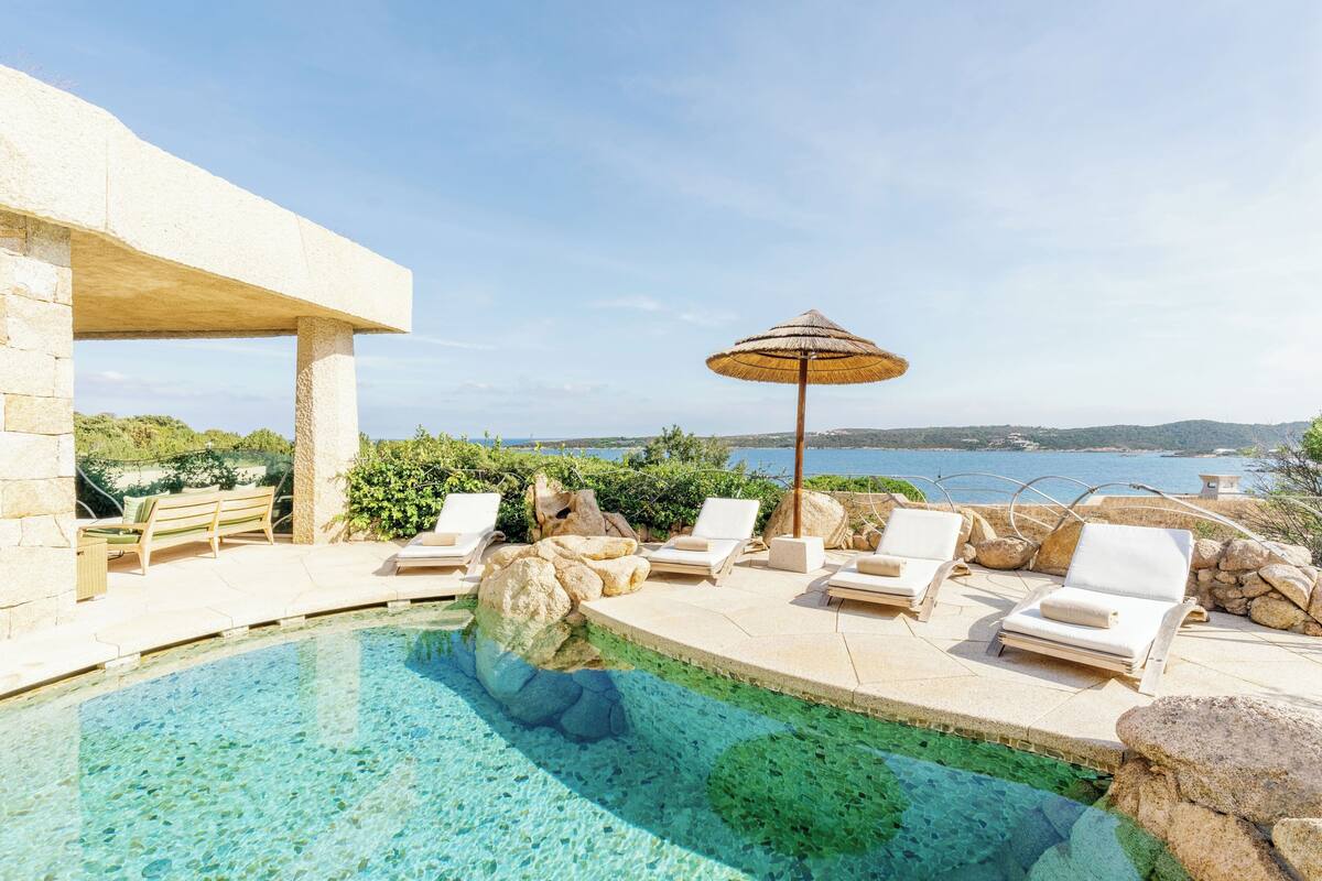 別墅, 2 間臥室 (Pool Villa) | 高級寢具、迷你吧、客房內保險箱、書桌