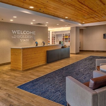 Reception area at Hampton Inn & Suites South Lake Tahoe