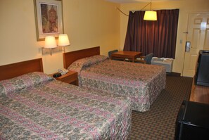 Iron/ironing board, rollaway beds, free WiFi - America's Best Inn and Suites Beaufort (Beaufort)