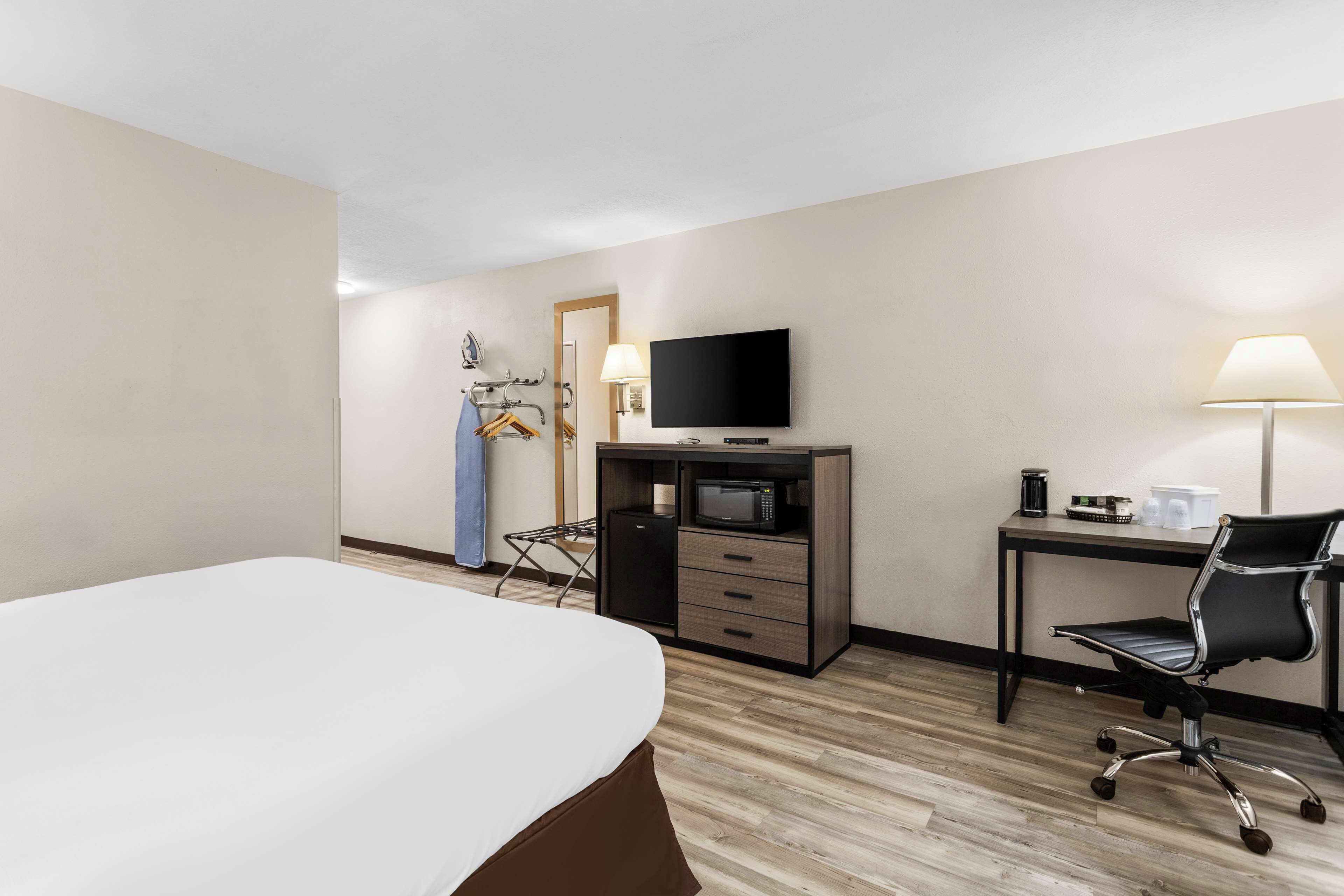 Photo - SureStay Hotel by Best Western Albuquerque Midtown