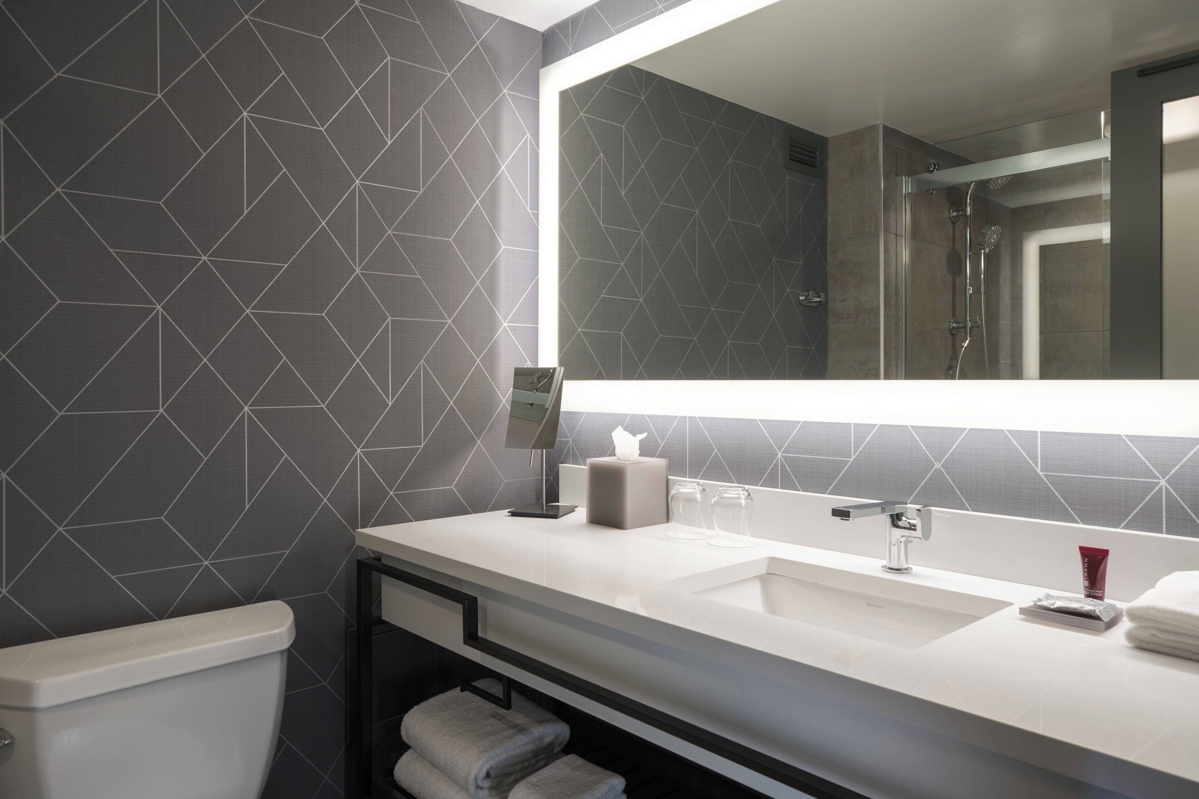 combined shower/bathtub, free toiletries, hair dryer, towels