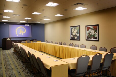 Rosen Inn at Pointe Orlando - Image 33