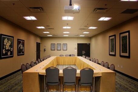 Rosen Inn at Pointe Orlando - Image 36