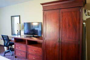 Premium bedding, pillowtop beds, in-room safe, desk