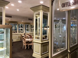 Coffee shop