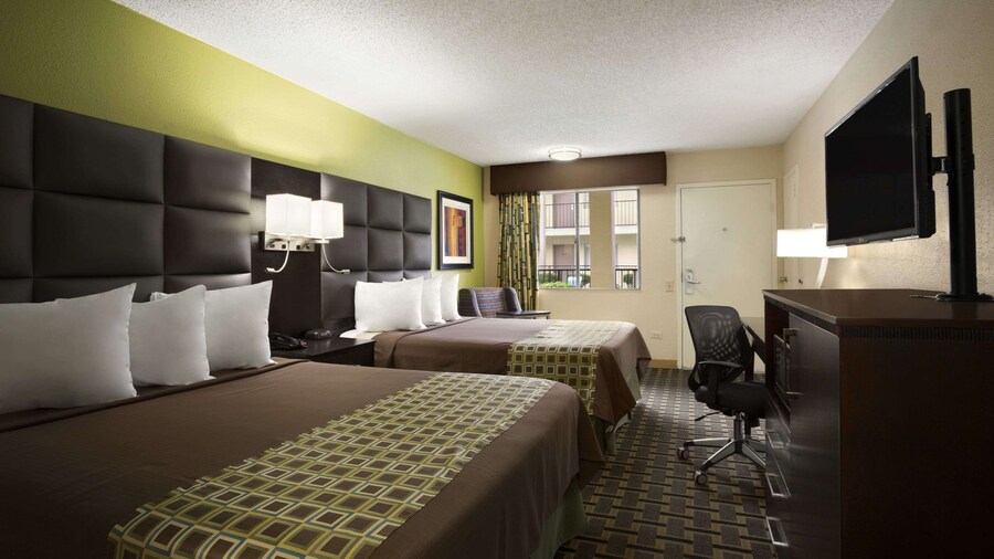 Days Inn by Wyndham Dallas Irving