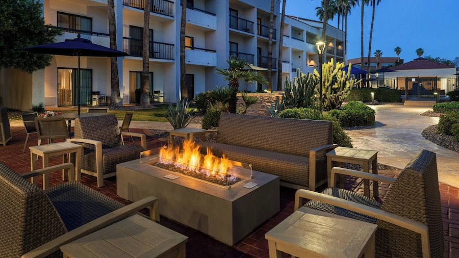 Courtyard Phoenix North by Marriott