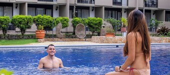 Irazu Hotel & Studios