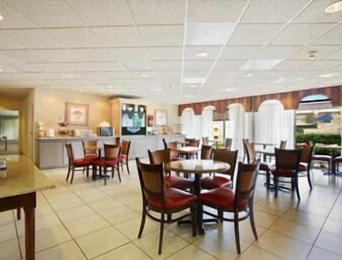 รวมอาหารเช้าแบบคอนติเนนทัล ทุกวัน