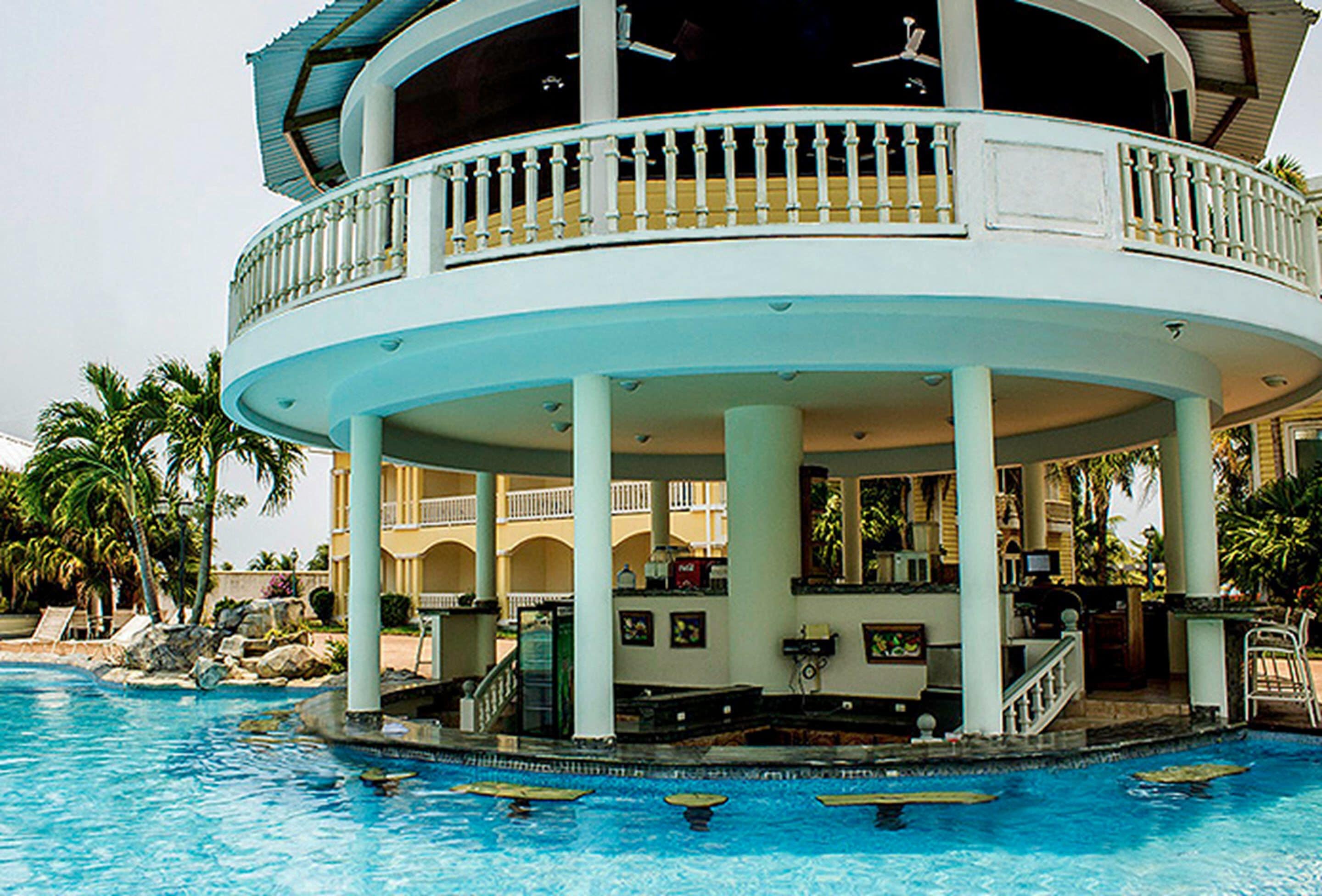 プールサイドバー