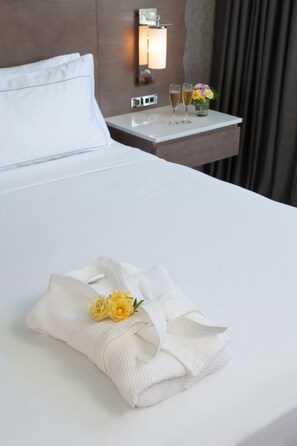 Allergikerbettwaren, Pillowtop-Betten, Zimmersafe, Schreibtisch