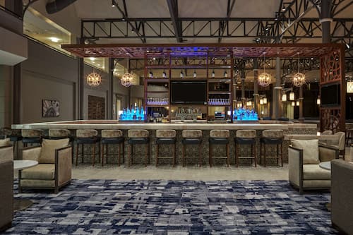 Serves dinner and happy hour
